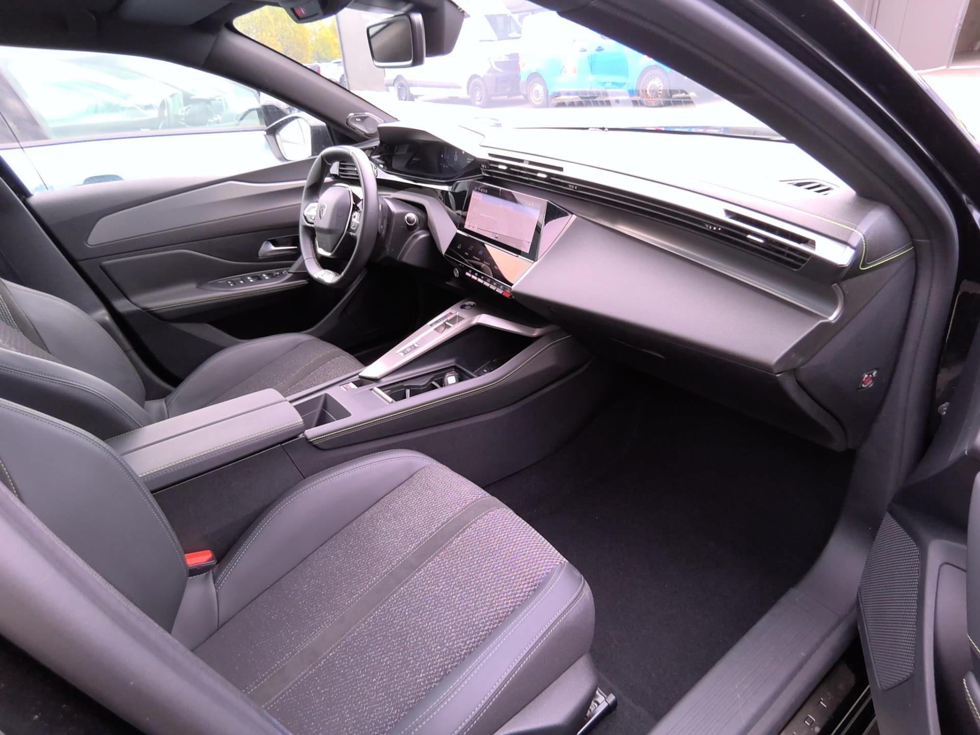 Peugeot 308 Hybrid 136 e-DCS6 GT 2024