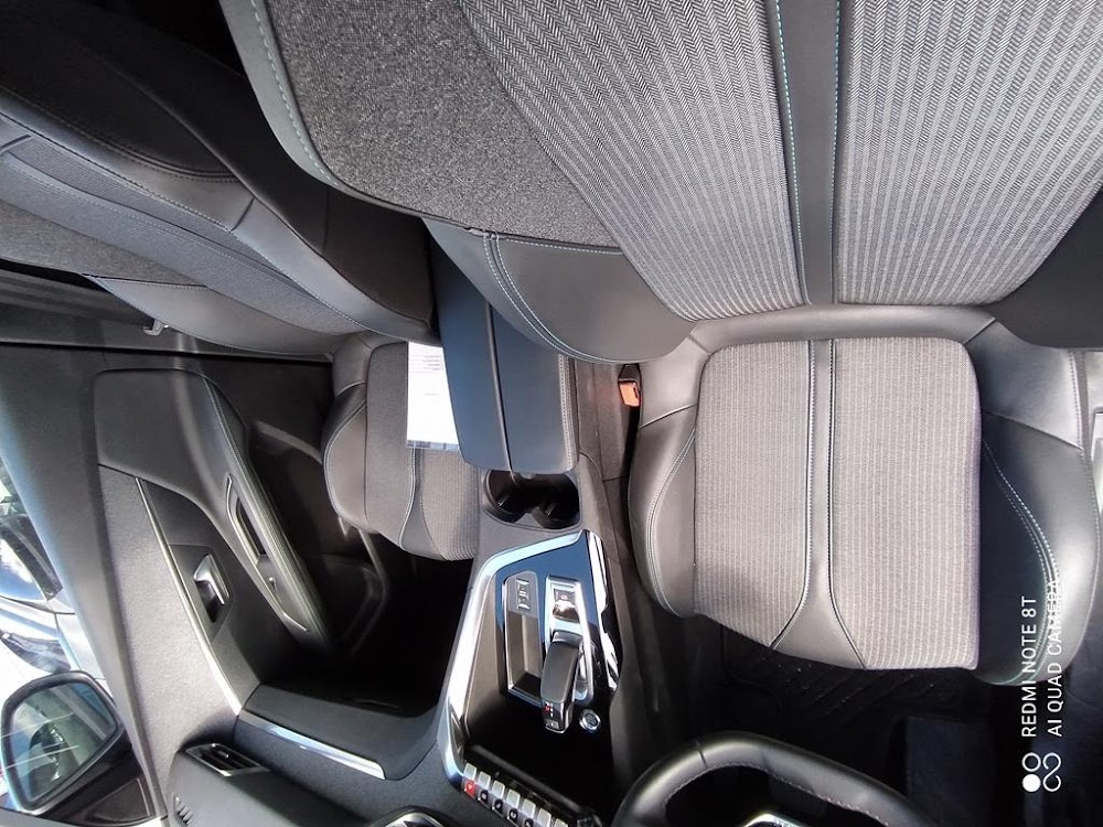 Foto Peugeot 3008 Hybrid 13