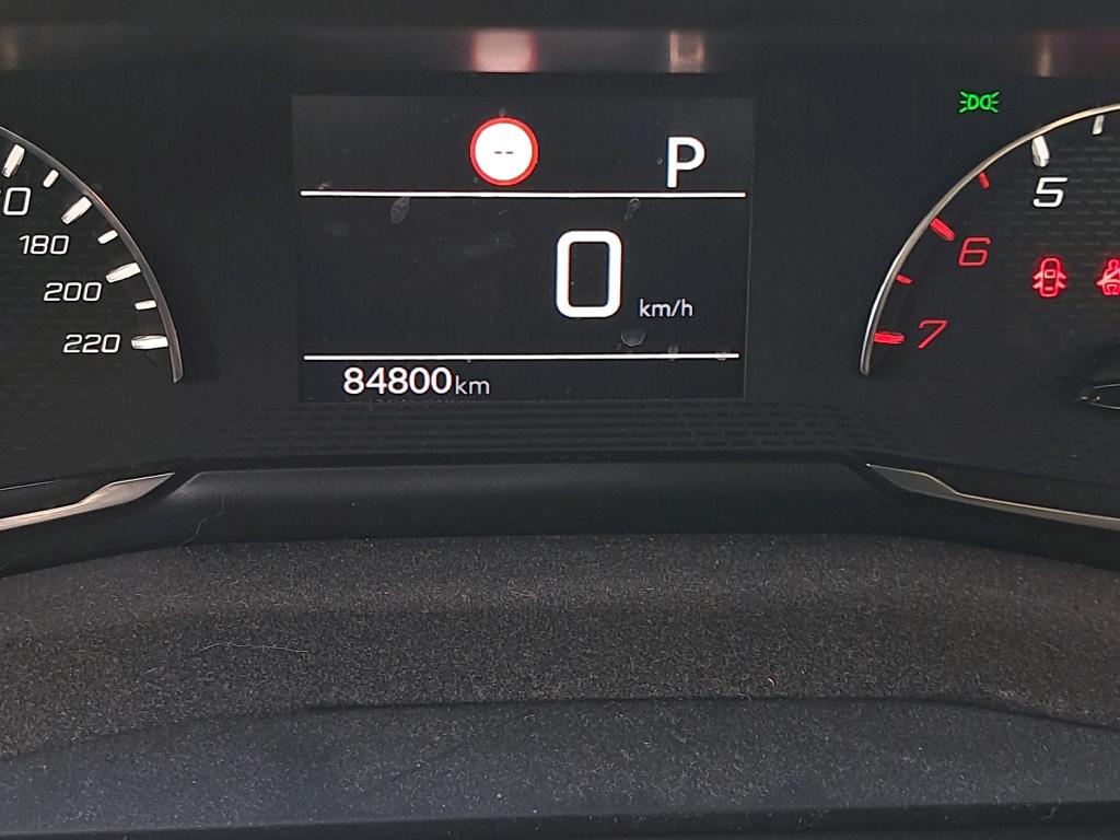 Peugeot 2008 BlueHDi 130 S&S EAT8 Active Business 2021