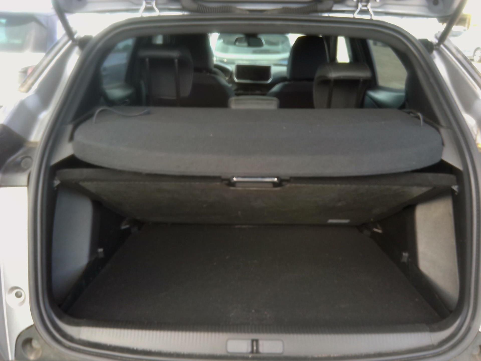 Peugeot 2008 Hybrid 136 e-DCS6 Allure 2024