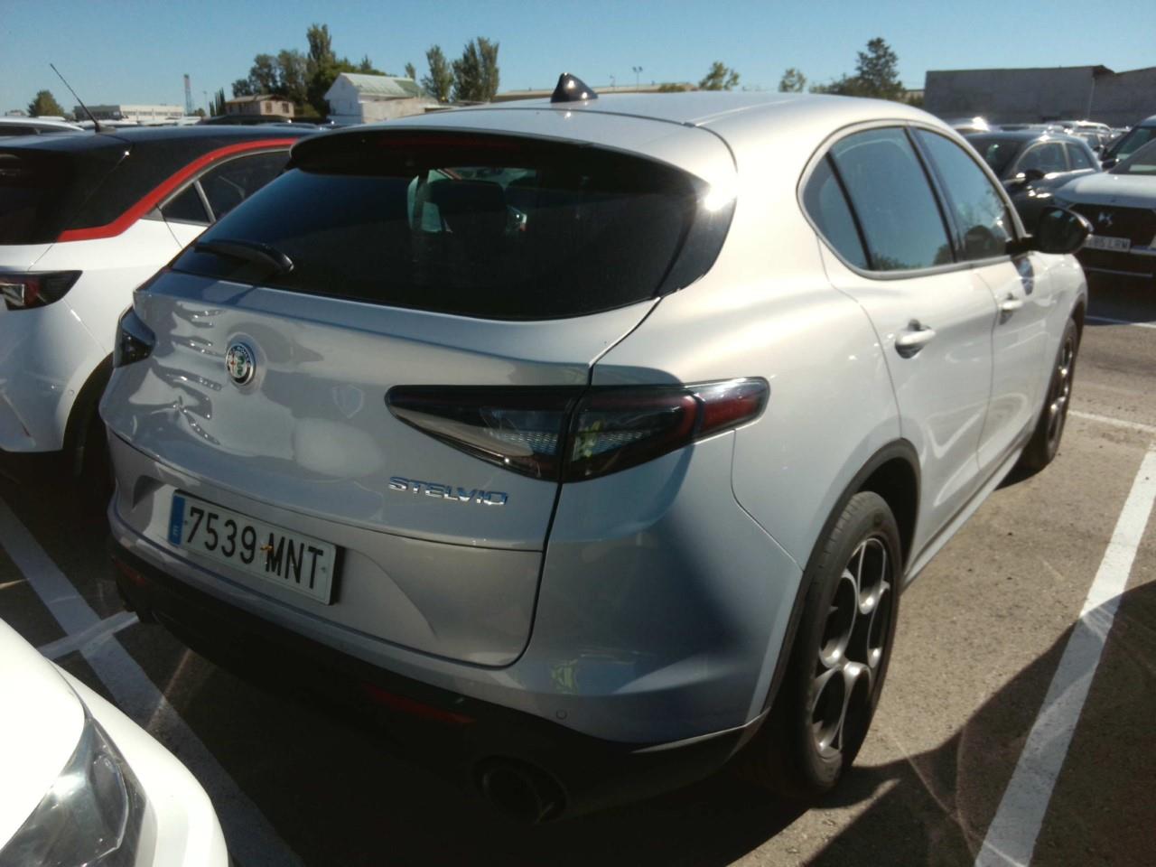 Foto Alfa Romeo Stelvio 8