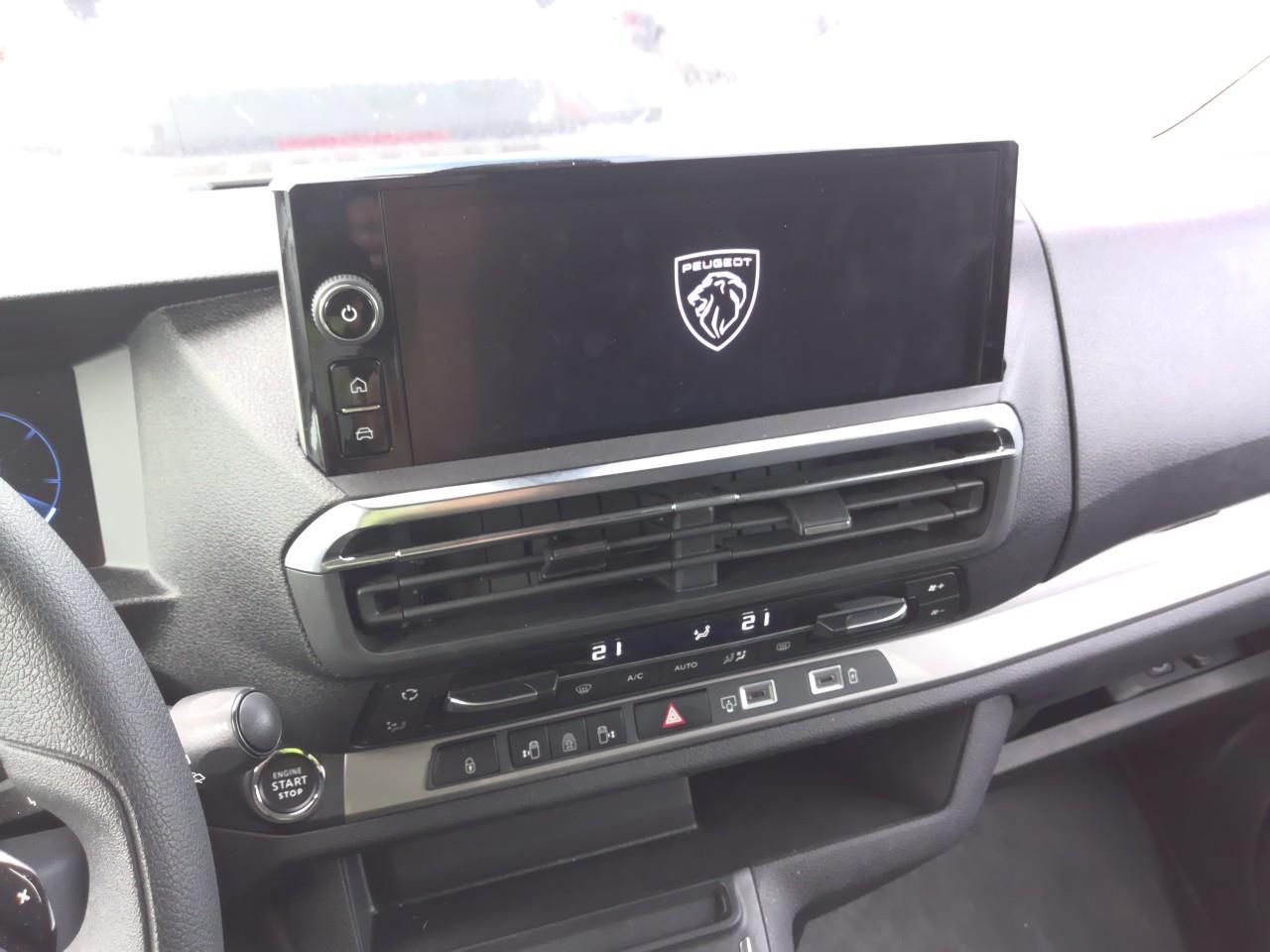 Foto Peugeot TRAVELLER 14