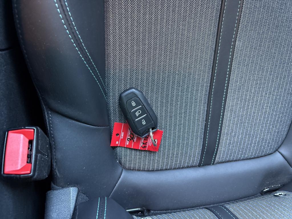 Peugeot 3008 Hybrid 225 e-EAT8 Active Pack 2022