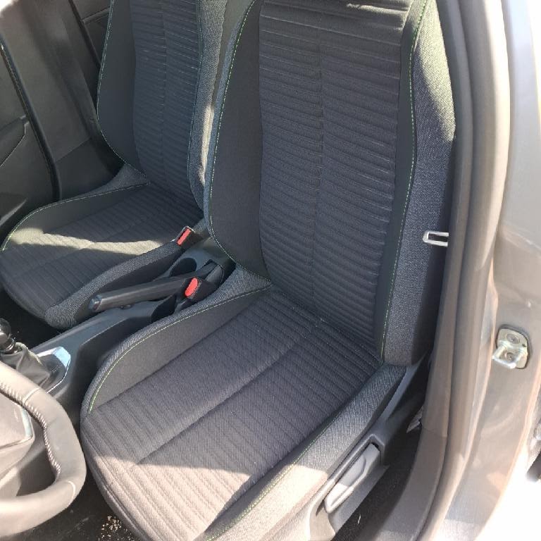 Foto Peugeot 208 14