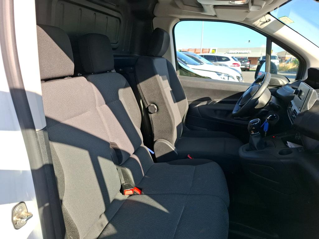 Peugeot PARTNER FOURGON STANDARD 650 KG BLUEHDI 100 S&S BVM5 PREMIUM 2021