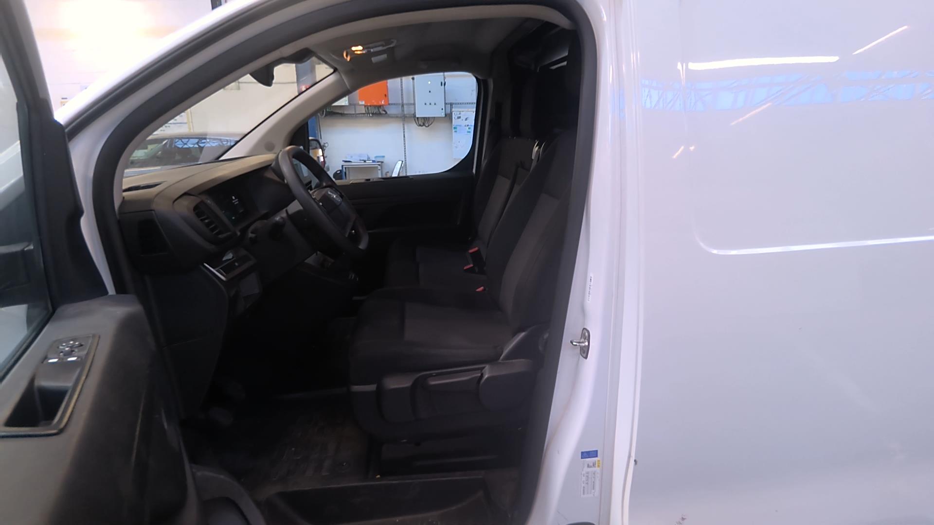 Opel VIVARO FGN TAILLE M BLUEHDI 145 BVM6 2024
