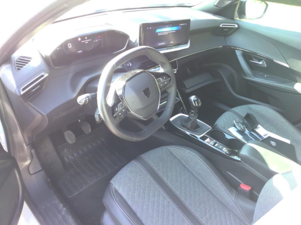 Foto Peugeot 2008 11