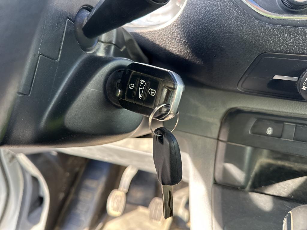 Peugeot EXPERT FGN TOLE STANDARD 1.5 BLUEHDI 120 S&S BVM6 ASPHALT 2019