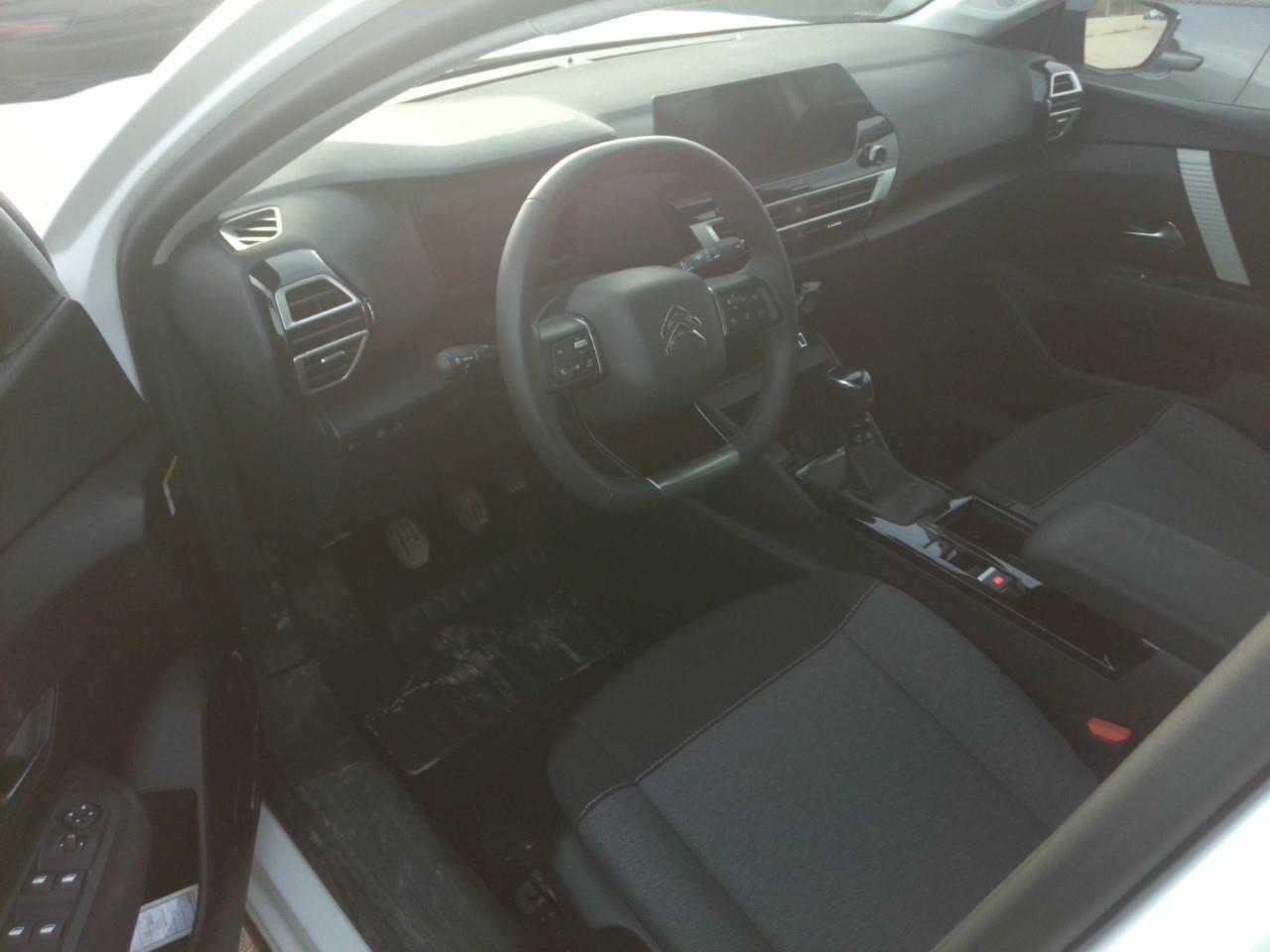Foto Citroën C4 X 8