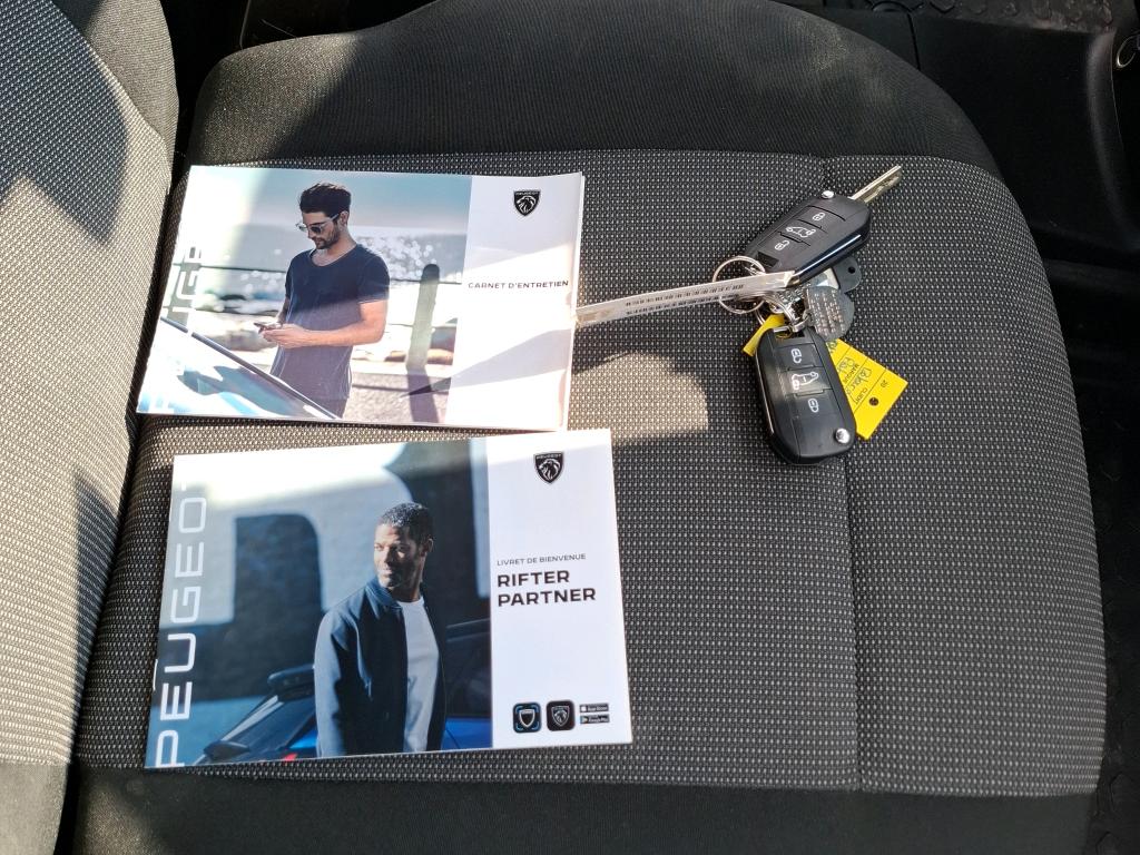 Peugeot PARTNER FOURGON STANDARD 650 KG BLUEHDI 100 S&S BVM6 PREMIUM 2022