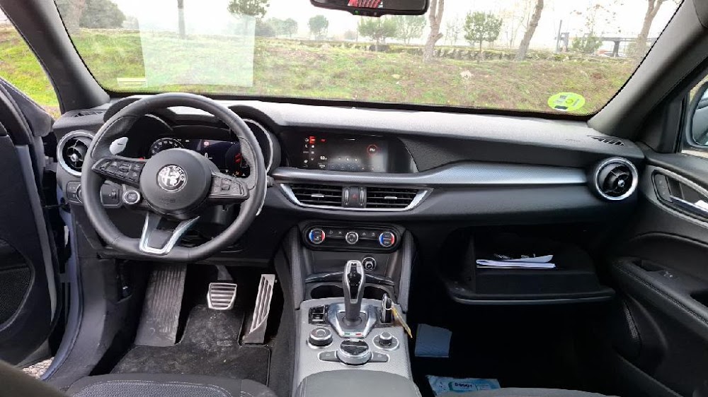 Foto Alfa Romeo Stelvio 4