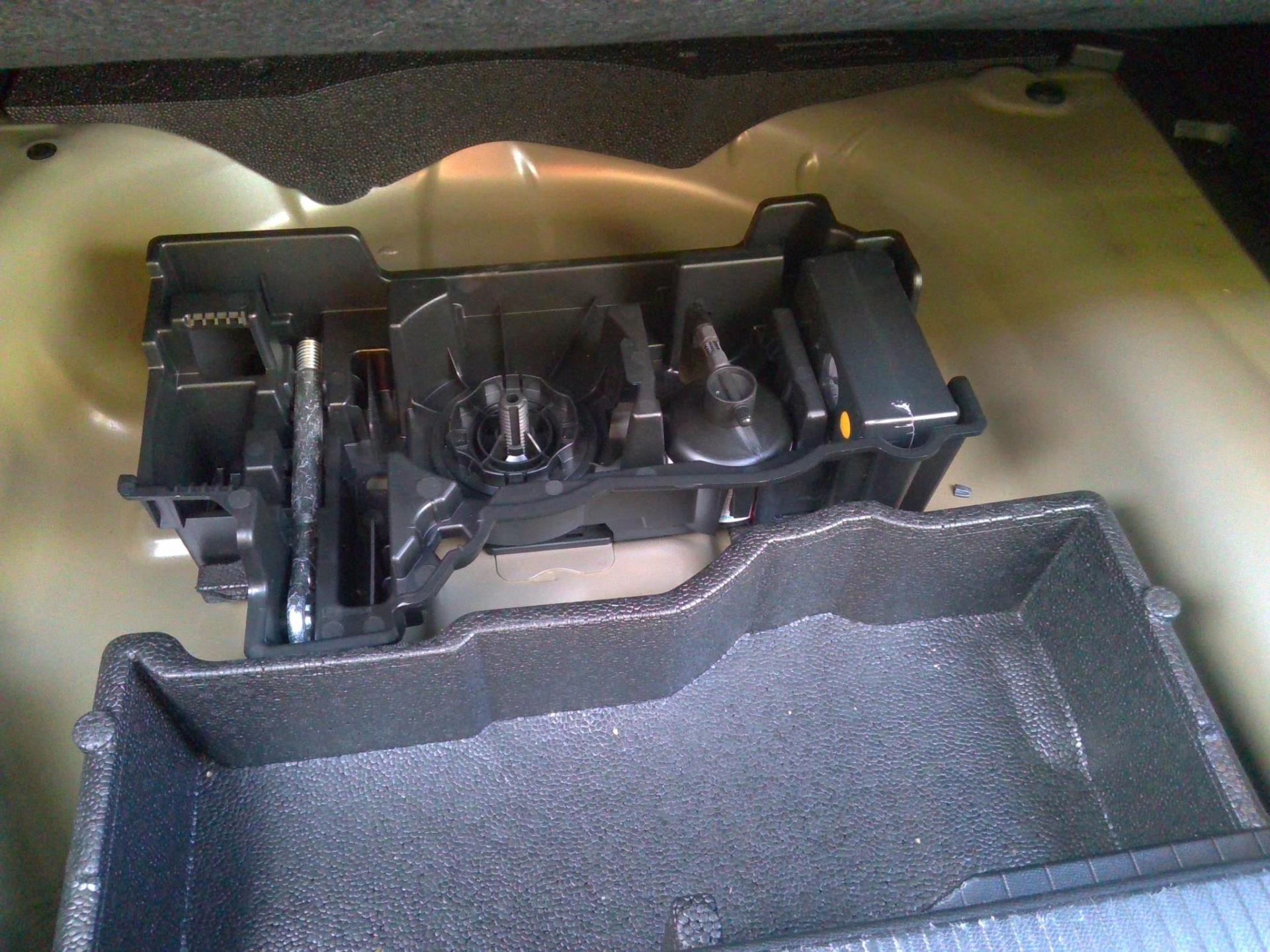 Peugeot 2008 Hybrid 136 e-DCS6 Style 2025