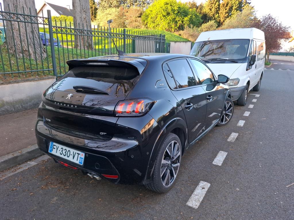 Peugeot 208 PureTech 130 S&S EAT8 GT 2021