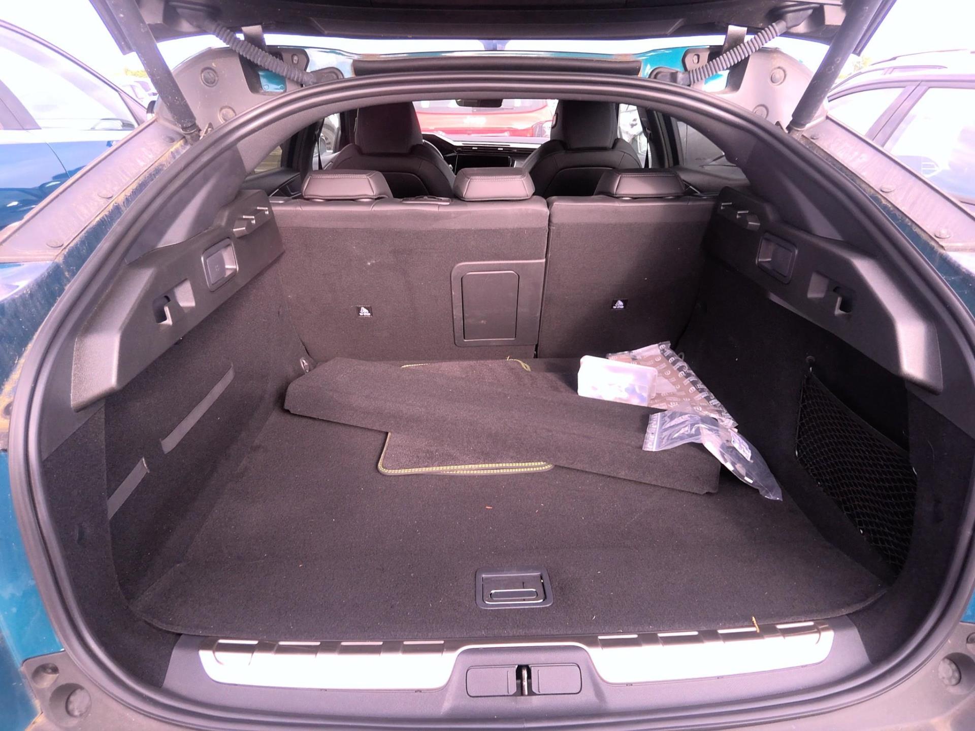 Peugeot 408 PHEV 225 e-EAT8 GT 2023