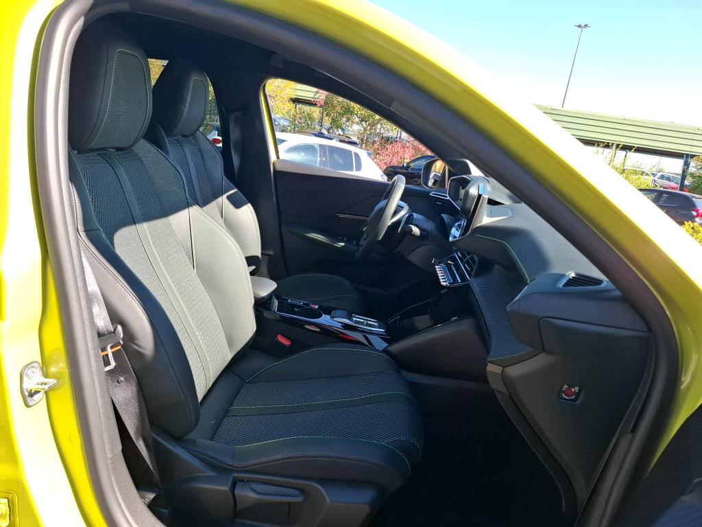 Peugeot 208 Hybrid 136 e-DCS6 GT 2025