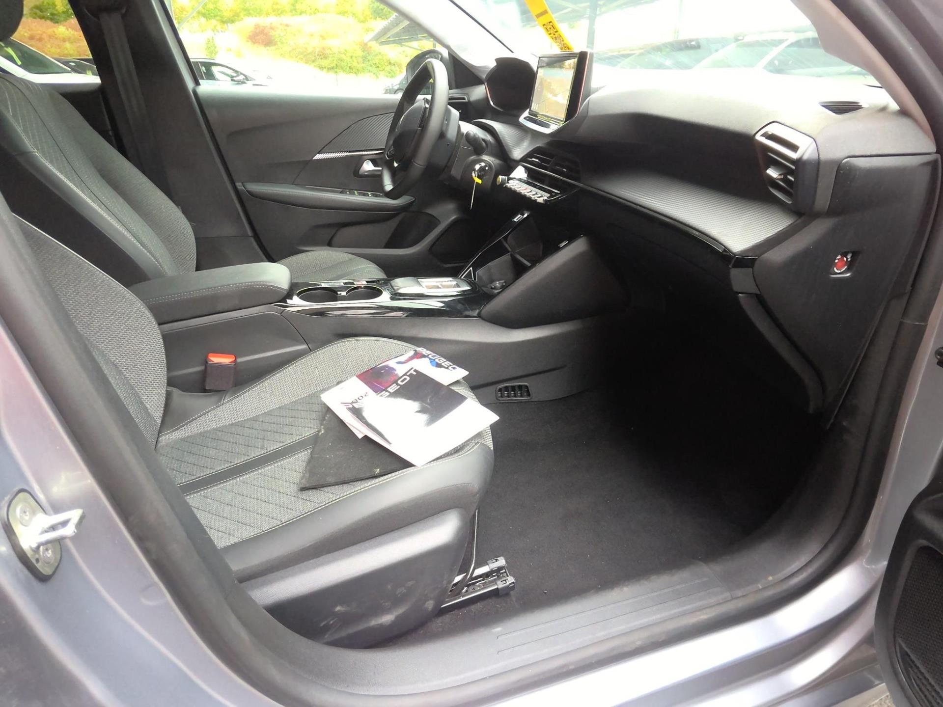 Peugeot 208 Hybrid 110 ch e-DCS6 Allure 2025