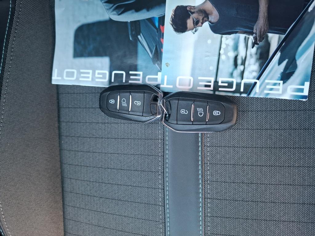 Peugeot 2008 PureTech 130 S&S EAT8 Allure Pack 2022