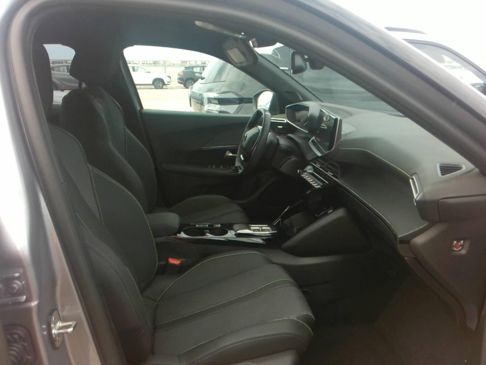 Peugeot 2008 Hybrid 145 ch e-DCS6 GT 2026