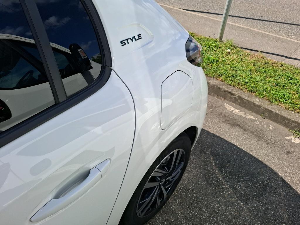 Peugeot 208 PureTech 100 S&S EAT8 Style 2023