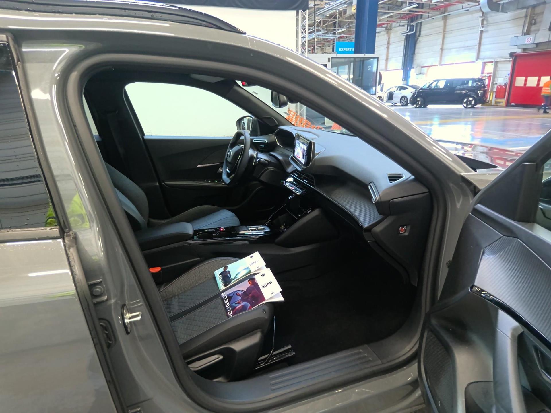 Peugeot 2008 130 S&S EAT8 Allure 2025