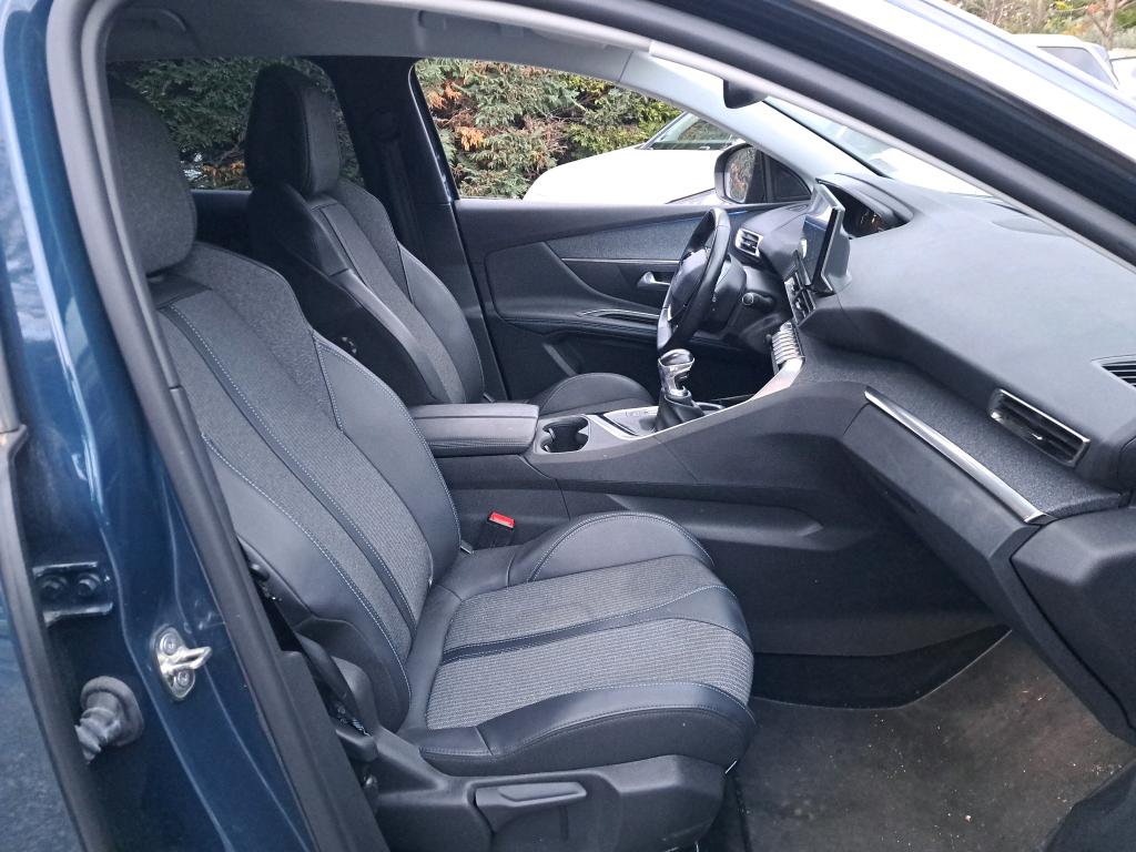 Peugeot 3008 Puretech 130ch S&S BVM6 Allure Pack 2022