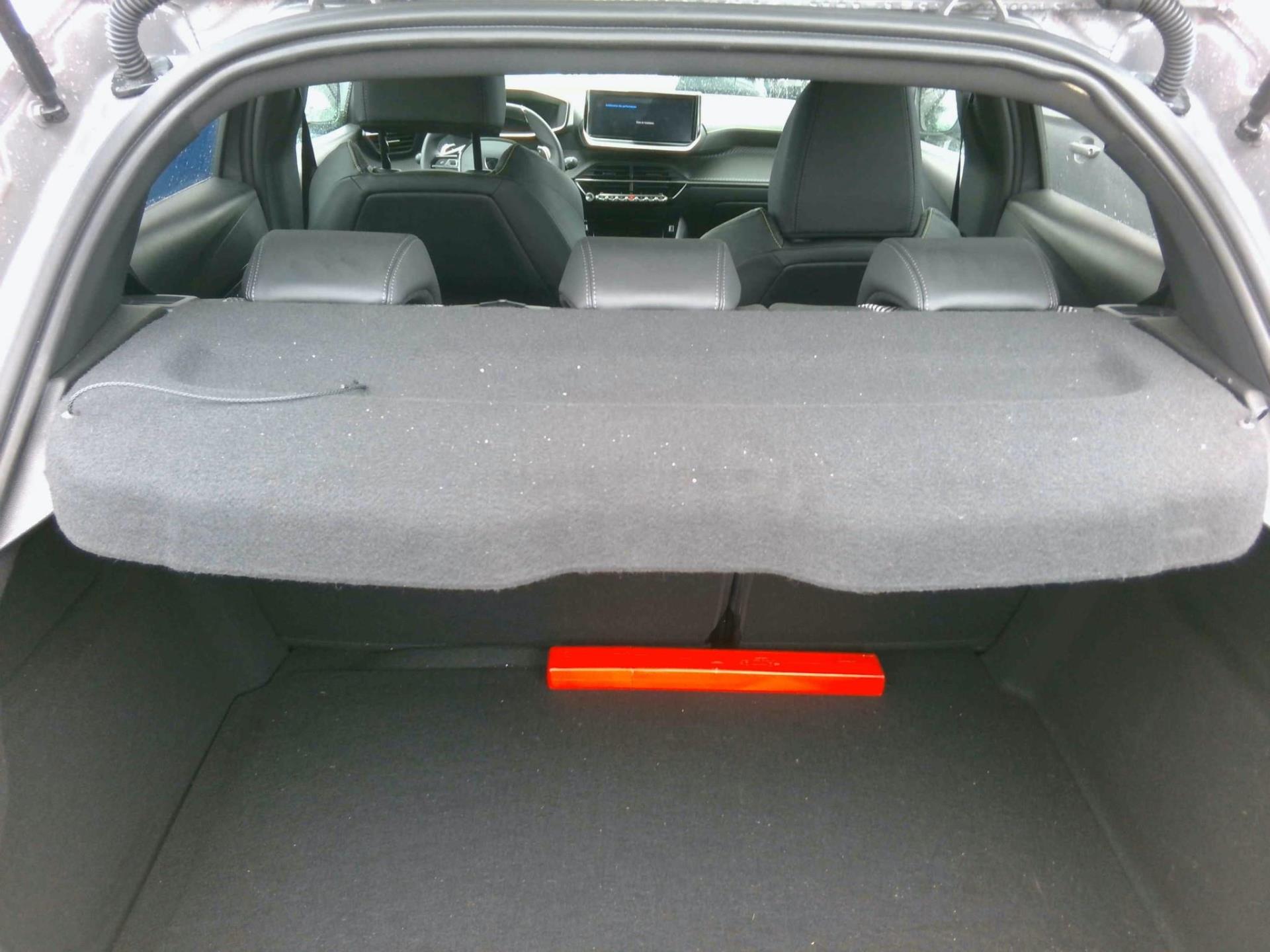 Peugeot 208 Hybrid 136 e-DCS6 GT 2024