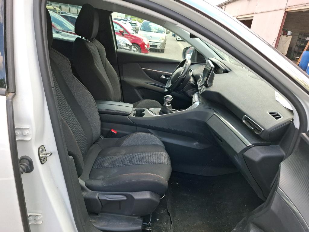 Peugeot 5008 BlueHDi 130ch S&S BVM6 Active Pack 2022