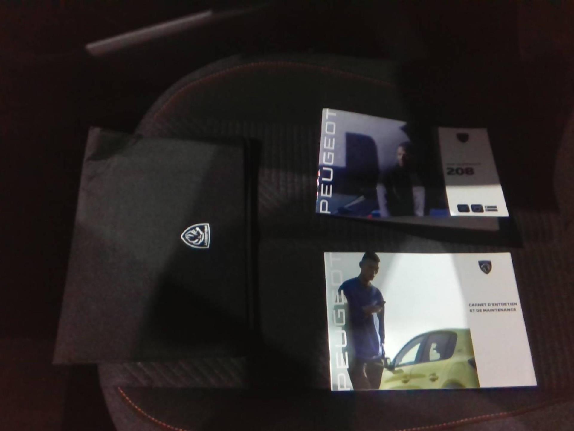 Peugeot 208 100 S&S BVM6 Style 2025