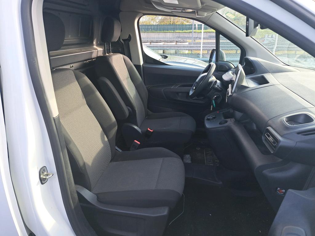 Peugeot PARTNER FOURGON STANDARD 650 KG BLUEHDI 130 S&S EAT8 ASPHALT 2021