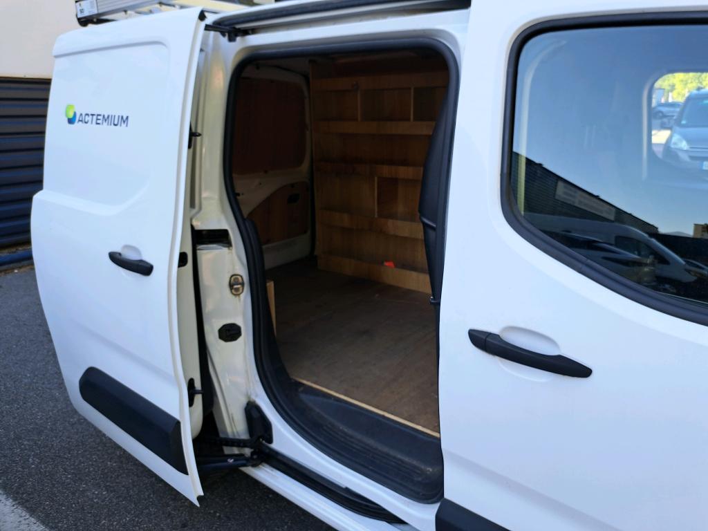 Peugeot PARTNER FOURGON STANDARD 650 KG BLUEHDI 100 S&S BVM5 ASPHALT 2021