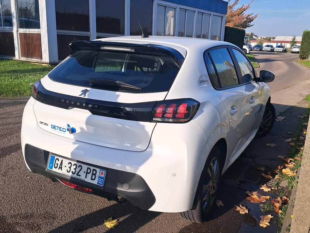 Peugeot 208 PURETECH 100 S&S EAT8 ACTIVE BUSINESS R 2021
