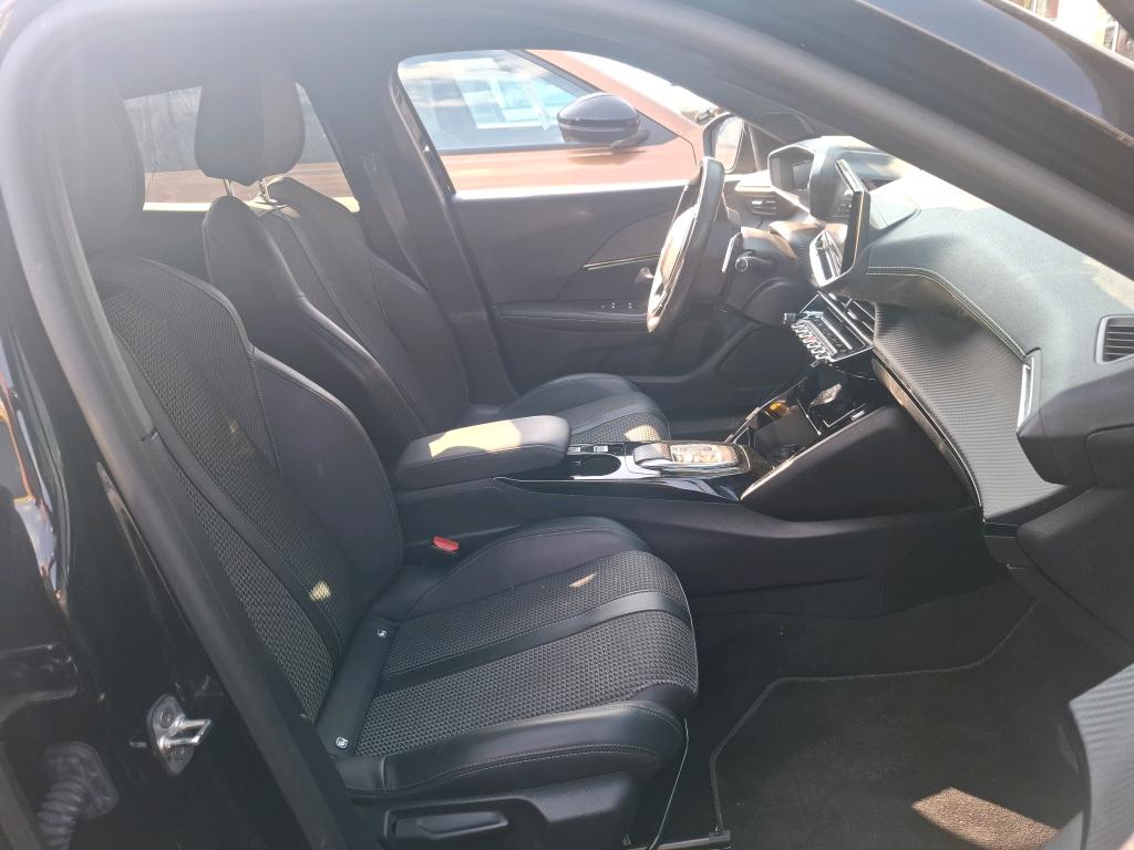 Peugeot 2008 PureTech 130 S&S EAT8 GT 2022