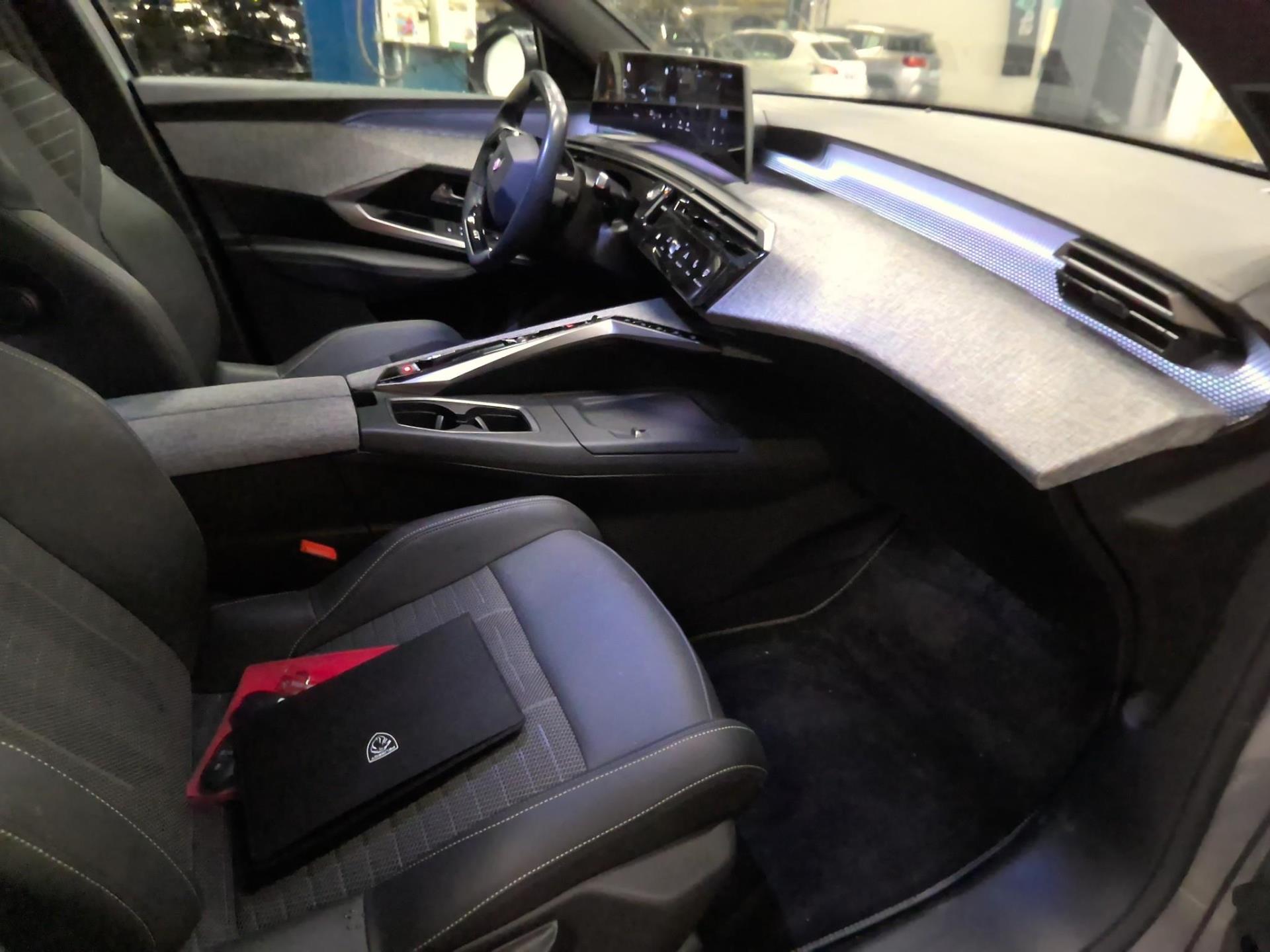 Peugeot 3008 Hybrid 136 e-DCS6 GT 2025