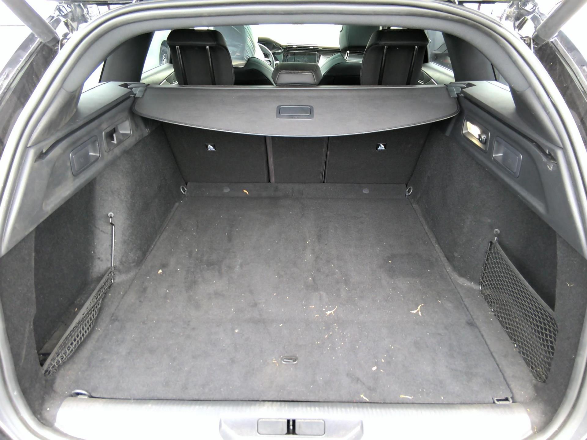Peugeot 308 SW Hybrid 136 e-DCS6 GT 2024