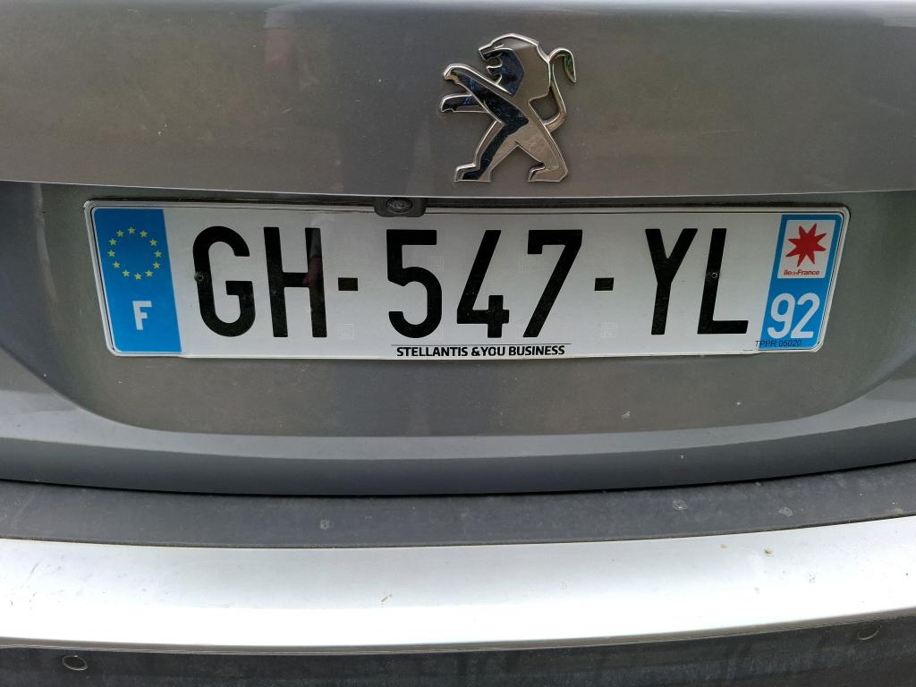 Peugeot 2008 BlueHDi 130 S&S EAT8 Allure Pack 2022