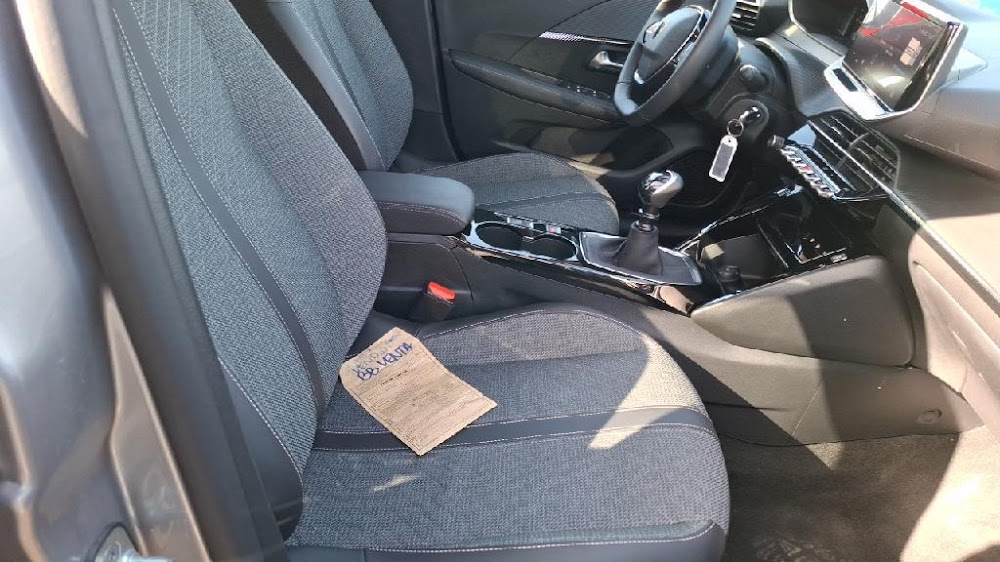 Foto Peugeot 208 14