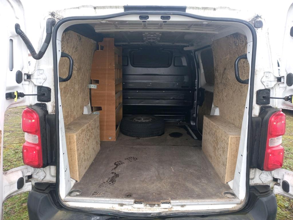 Peugeot EXPERT FGN TOLE STANDARD 2.0  BLUEHDI 120 S&S BVM6 PREMIUM 2018