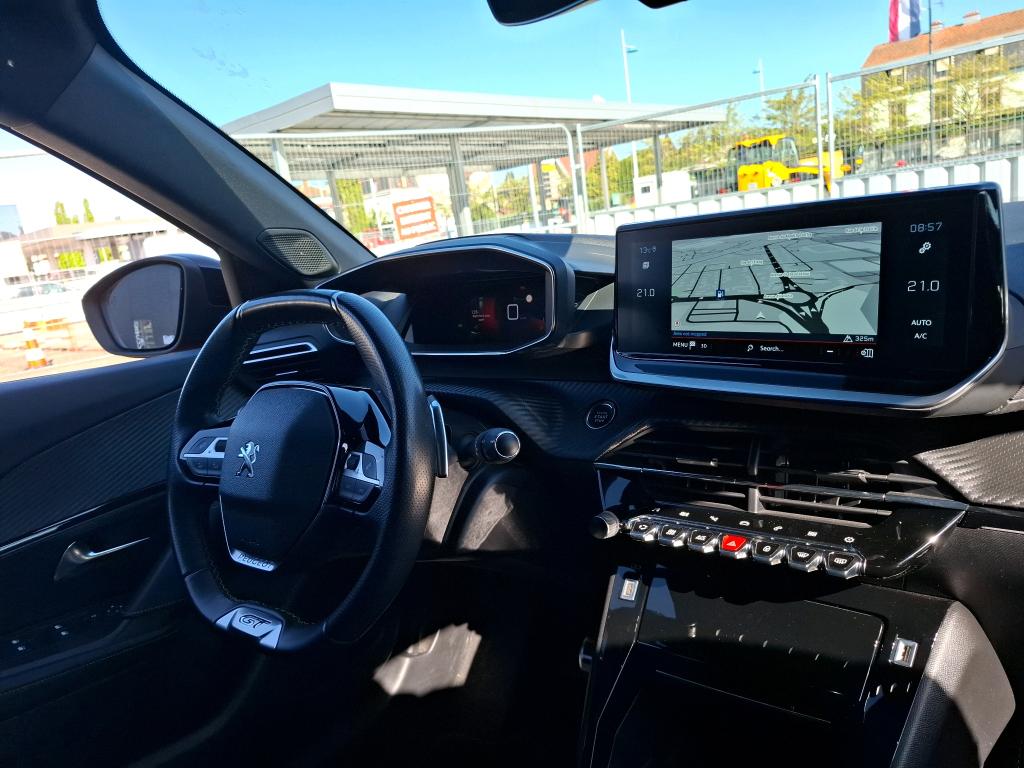 Peugeot 2008 PureTech 130 S&S EAT8 GT 2022