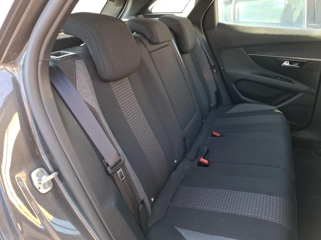 Peugeot 3008 BlueHDi 130ch S&S EAT8 Active Business 2021